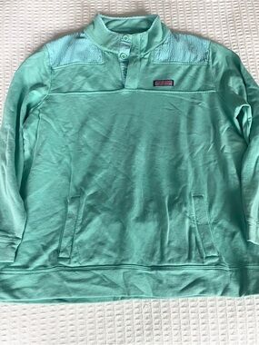 Vineyard Vines green shep shirt seersucker size Larhe